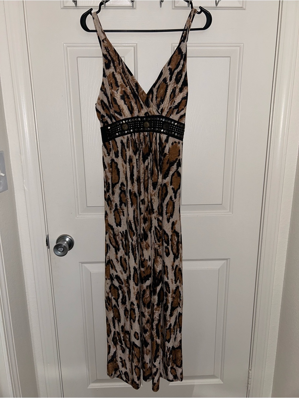 Vintage Leopard Print V-Neck Maxi Dress with Studded Waist - Brown